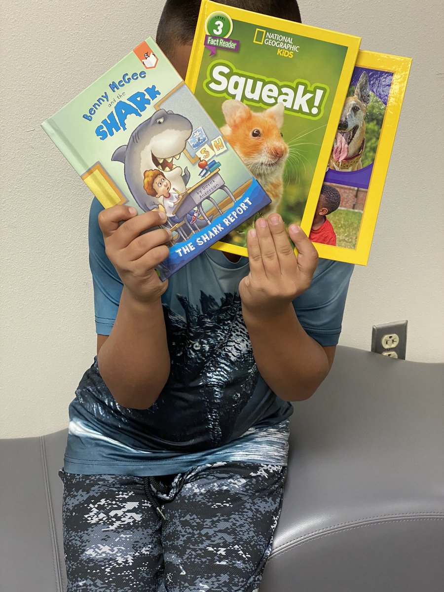 Seguinlibrary1's tweet photo. Thankful for new books to read in the library! #roolibraries https://t.co/0Rc0PZD1Iu