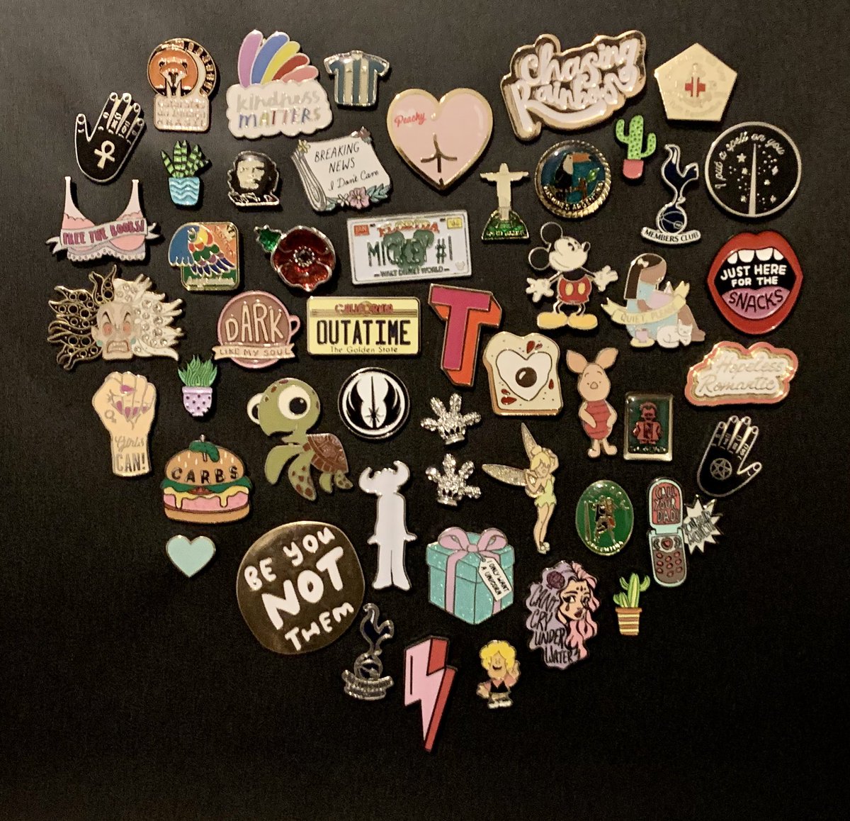 VicTifyDesigns's tweet photo. What to do with a #blankcanvas and #enamelpins collected over time?
Turn it into #artwork

Not that this shows my age at all!

#BackToTheFuture #Disney #Jamiroquai #StarWars #Spurs #female #food #travel #pins #heartart #SharingIsCaring https://t.co/B0ZHDjpdo6