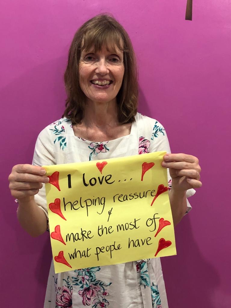 qvh's tweet photo. Jane, our principal specialist speech & language therapist working with our head and neck oncology patients, shares why she loves being an SLT in this photo β¬οΈ #OurAmazingTeam #MakingADifference https://t.co/1xCY4A5BSq