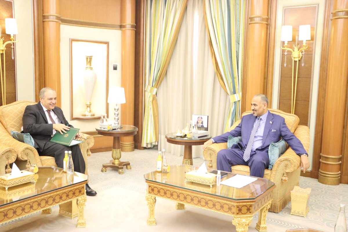 STC_UK_Office's tweet photo. President of the Southern Transitional Council @AidrosAlzubidi receives his Excellency Ambassador Mr. Ahmed Farouk of @MfaEgypt at his residence in #Riyadh today. Bilaterally, both discussed files of mutual interests and common threats concerning the region.
Details below. https://t.co/h2p5WEn3Ps