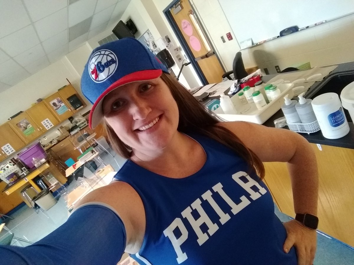 taryn129's tweet photo. Game Day at CHS for Day 4 of virtual spirit week @sixers #collsspirit https://t.co/l8M88YYUYM