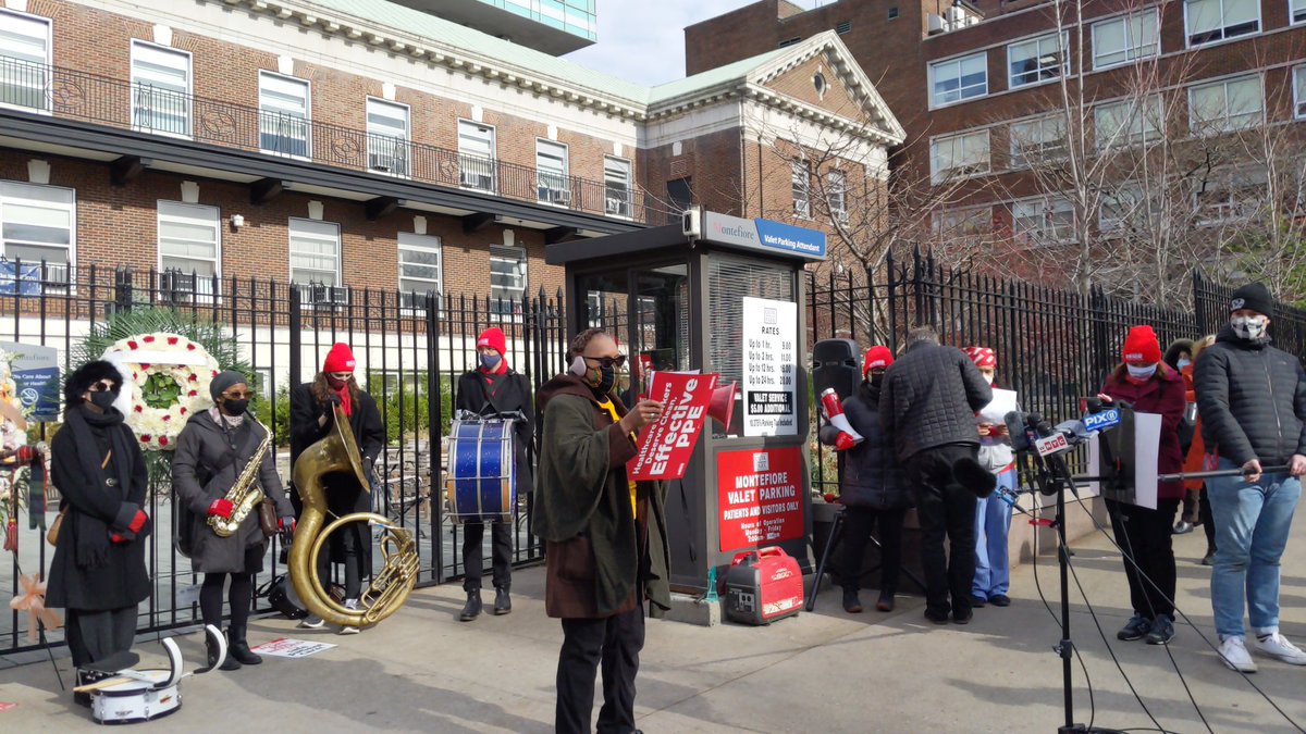 SciNetwcrk's tweet photo. "We must listen to our frontline workers, our nurses and others and provide the resources and support that allows them to give patients the care they deserve while protecting our frontline heroes" - Roberta Todd, NWBCCC Health Justice Leader #safestaffing #NursesAreEssential https://t.co/FrZCoJftBv