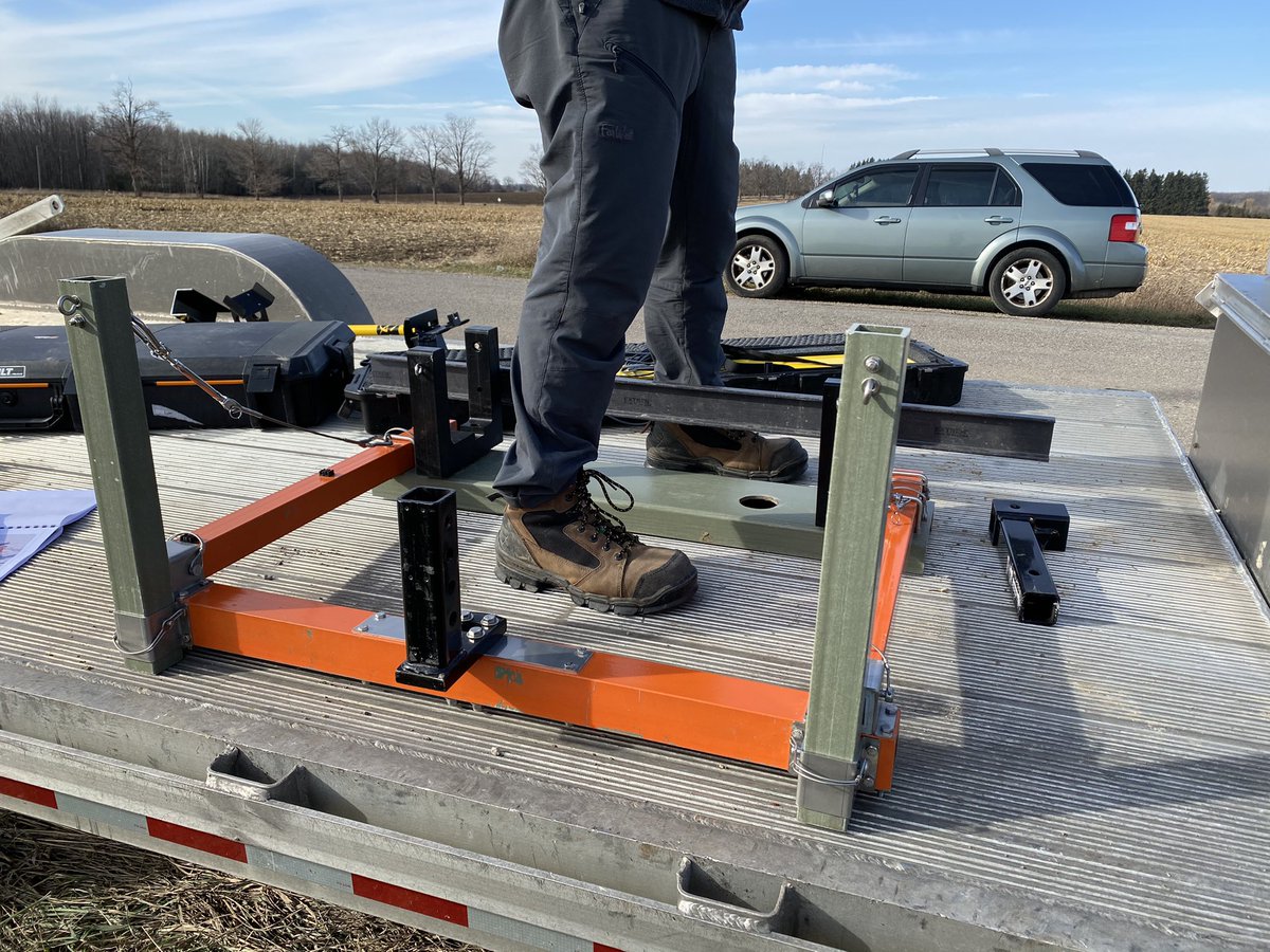 BiswasSoilLab's tweet image. Sumer is reborn, so why not reuse it... nice day out for #digitalsoilmapping using #proximalsoilsensing and testing new #sensor from Geonics Ltd #precisionagriculture @UofG_SES @UofGuelphOAC @UofG_FfT @ArrellFoodInst @UofGResearch