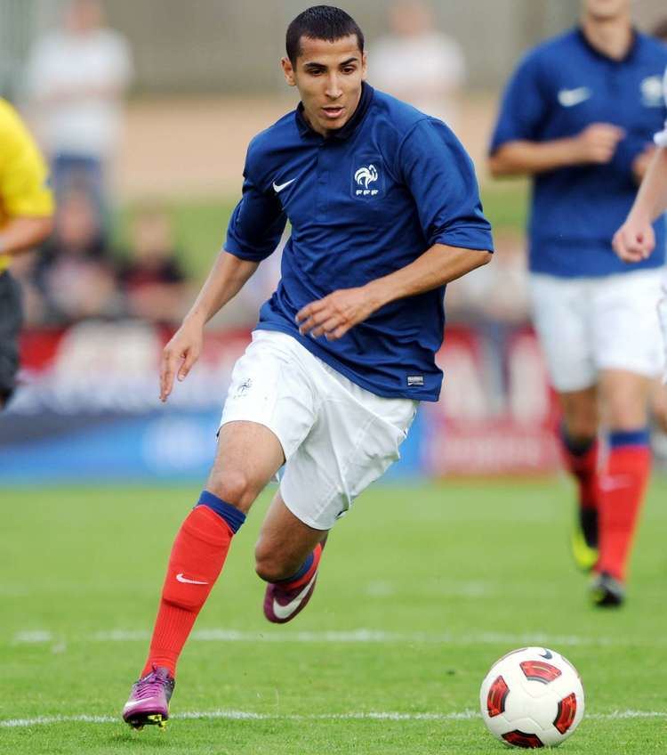 9. Yannis Tafer, chômage. 0 sélection.Formé à l’OL, il ne joue que 15 matches pour 1 but. Après un prêt infructueux à Toulouse, direction la Suisse (Lausanne, Saint-Gall) puis l’ES Sahel. Il signe en 2020 au Neuchâtel Xamax mais part à l'été, victime de la relégation.