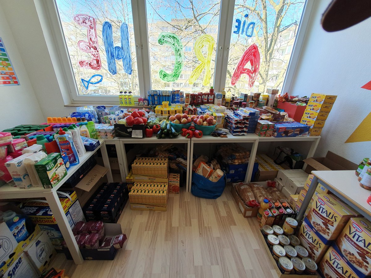 INEOS's tweet photo. INEOS Solvents is helping @ARCHE_Kids Herne Kinderstiftung Christliches Kinder- und Jugendwerk near our Moers site.
A €10,000 grant will allow the organisation to continue its support of children & families living in difficult circumstances. #INEOSCommunityFund https://t.co/3JebNEQHIx