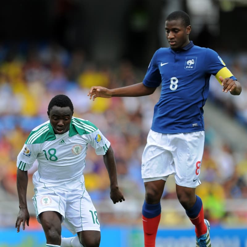 8. Gueïda Fofana, entraîneur. 0 sélection. 1 Coupe de France, 1 Trophée des Champions. Capitaine d’alors, il régale au Havre et à Lyon. Jusqu’au drame où il apprend que sa cheville droite est inapte au football. La reconversion est logique à l’OL où il entraîne la N2.