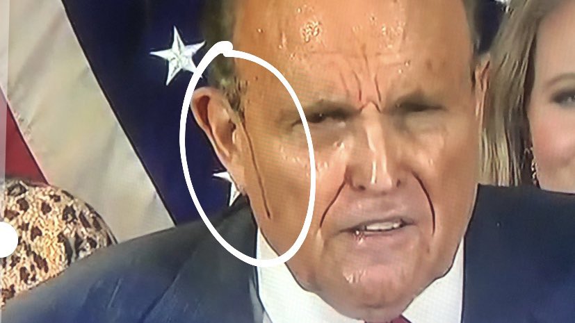 MichaelRapaport's tweet photo. WHAT IN THE FUK?! You don't have a friend Rudy? An assistant? Anyone that LIKES you? Aren't you making $20K a day or did The PigDik campaign stiff you so you dyed your hair yourself? THIS is the last line of defense HAHAHA

@iamrapaport Stays Disruptive at https://t.co/Q8XeE6KyIf https://t.co/Ip1cyehYa2
