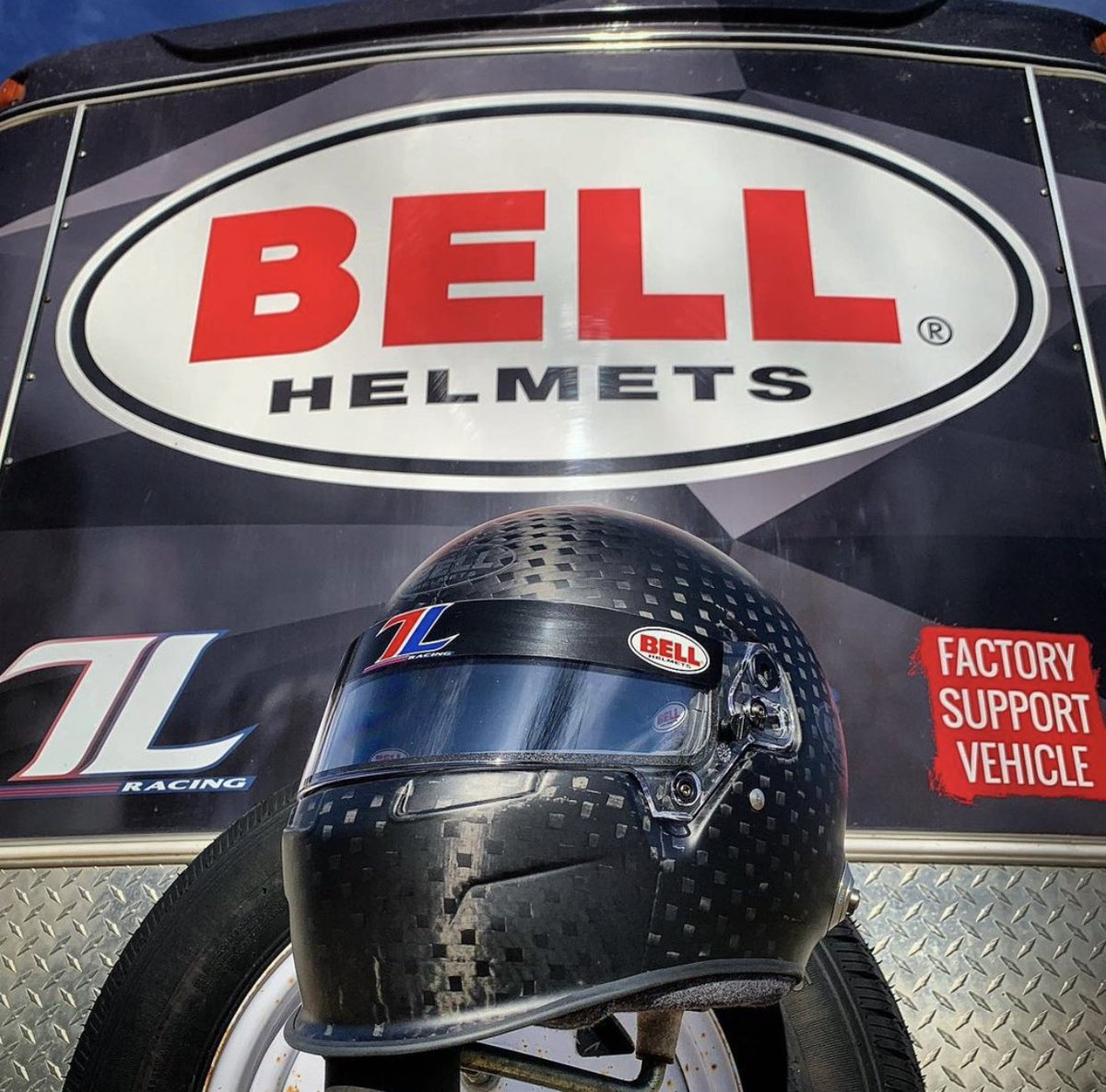 BellRacingHQ's tweet photo. Industry innovations. It’s what we do best.

This 𝗕𝗲𝗹𝗹 𝗥𝗦𝟳𝗦𝗖 𝗟𝗧𝗪𝗧 is an absolute game changer when it comes to dirt racing.

#ChampionsWearBell 😎 https://t.co/W8jUmlhFjG