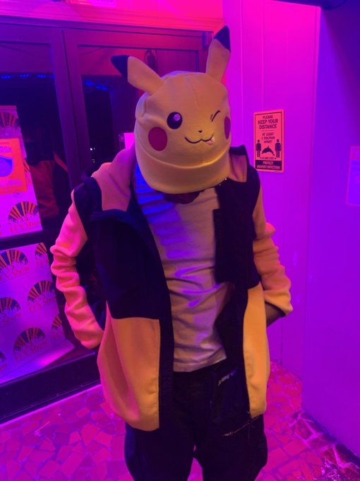 ⚡️🐭 https://t.co/HiL20MiCuJ<a href="/tag/tupac"class="tags"><span>#tupac</span></a><a href="/tag/biggie"class="tags"><span>#biggie</span></a><a href="/tag/icetray"class="tags"><span>#icetray</span></a>