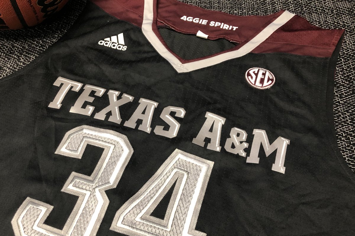 aggiembk's tweet image. Got another jersey for ya, Ags 👍 

RETWEET and you could win this black jersey worn during the 14-15 season! 

#GigEm