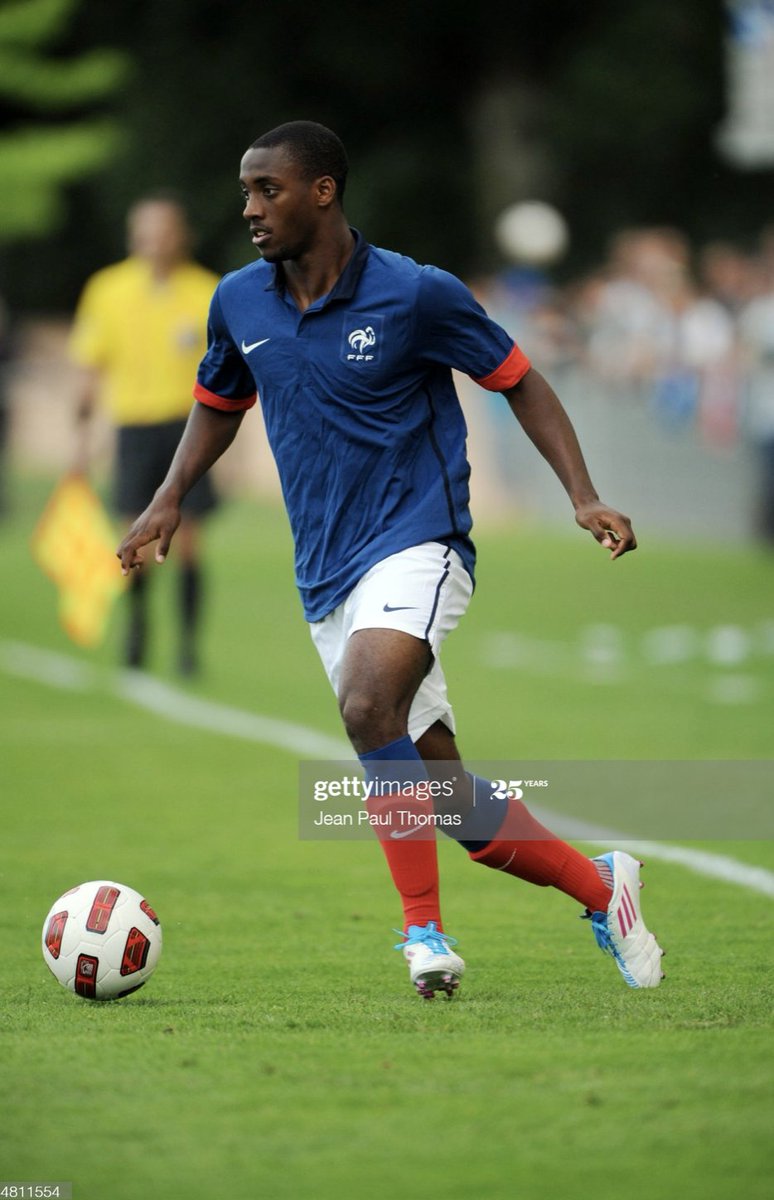 15. Lionel Carole, footballeur. Strasbourg. 0 sélection. 1 Coupe de la Ligue, 1 Ligue 2, 1 Coupe de Turquie.Jeune DG en vue malgré une blessure à l’œil, il signe à Benfica faute d’accord pour passer pro avec Nantes. Puis Sedan, Troyes, Galatasaray, Séville et RCSA.