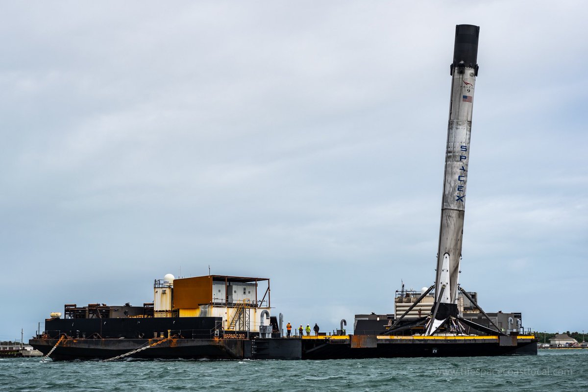 SpaceCoastChron's tweet photo. The Crew-1 Booster 1061.1 returning to @PortCanaveral with a mega lean!
Seems to be in a lucky 🍀 spot on the droneship though.
@SpaceX #falcon9 #spacecoast #Crew1 #LaunchAmerica https://t.co/E2CC86d9Yv