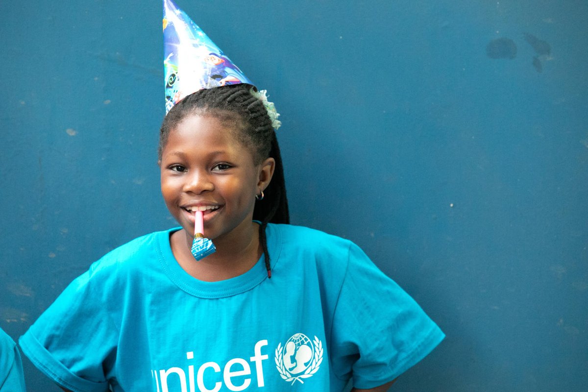UNICEF_france's tweet photo. 🆙 Demain, c'est la #JournéeMondialedelEnfance 

Il est encore temps de relever nos challenges #PourChaqueEnfant 👉 https://t.co/tJB900owFE

Et de montrer votre soutien à la cause des enfants avec notre décor de photo de profil 👉 https://t.co/tJB900owFE

On compte sur vous 💙 https://t.co/bxZAk99Y6a