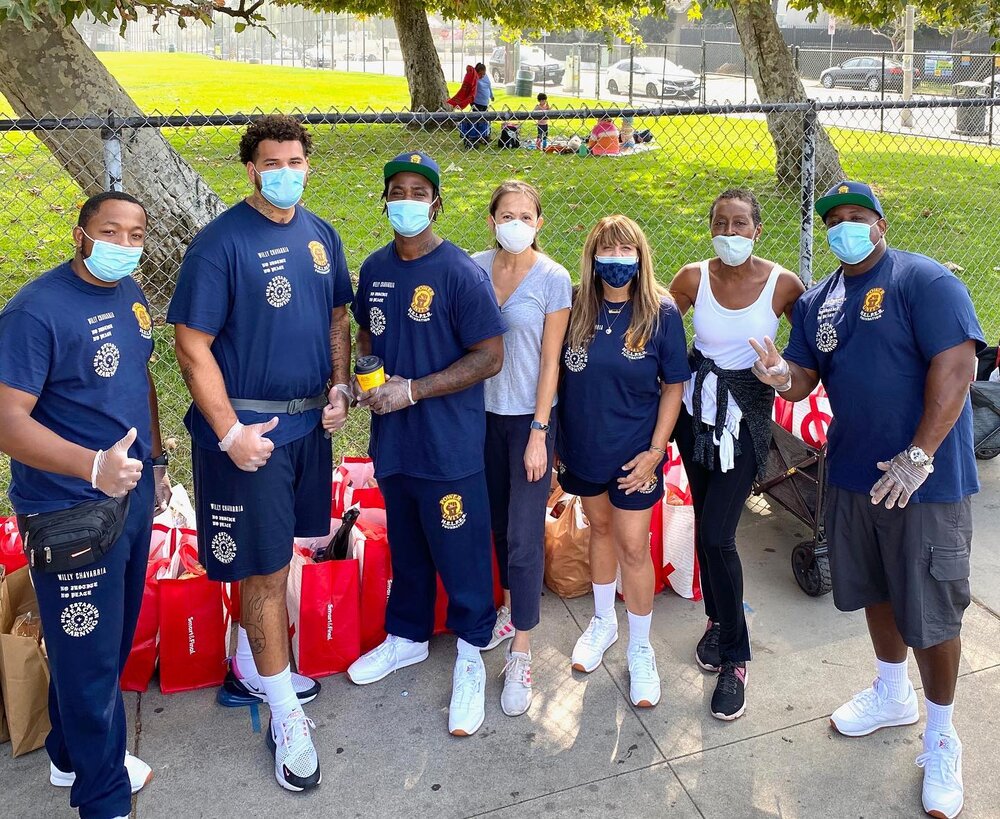 Why are we advocating to #FundPeacemakers? Gang intervention workers are filling an essential role as violence AND virus interrupters. A big shout out to the H.E.L.P.E.R. Foundation as they distribute food and PPE in Venice and Mar Vista to reach the most vulnerable. 🙌