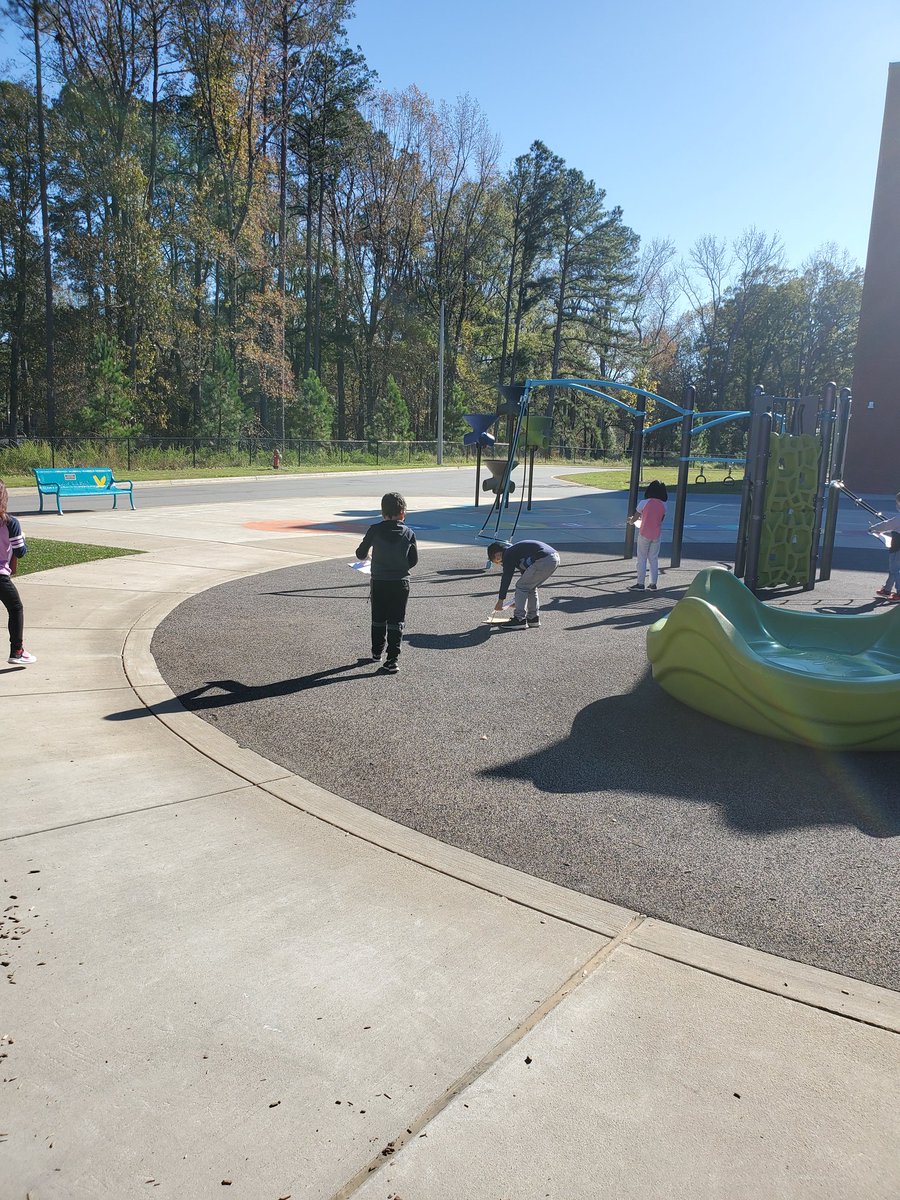 Using our sense of sight in our color hunt. Color is an identitfiable property of matter. #KindersCan #Observing #MissionPossibleVSE