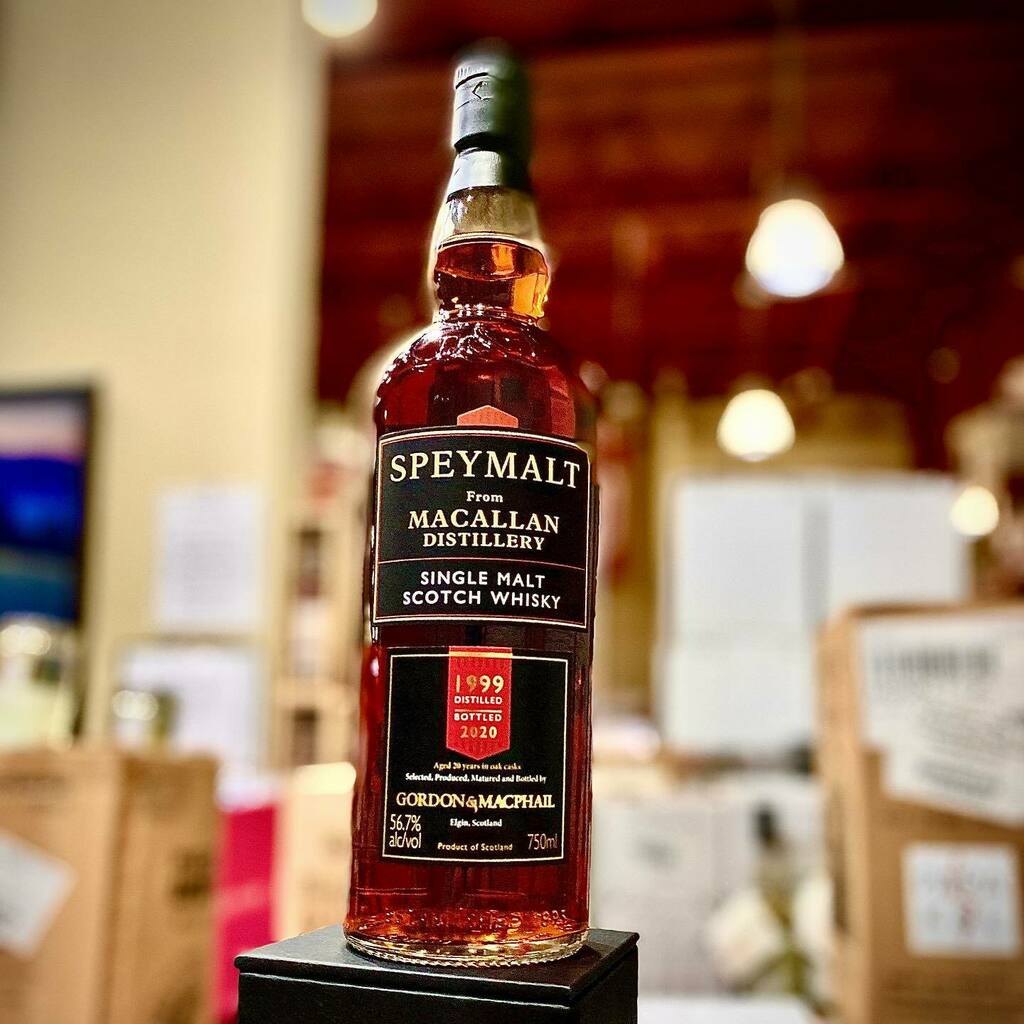KLDavidOG's tweet photo. Well this turned out even more amazing than expected! Look at that color?!? This is a real treasure.Thank you @gordonandmacphail!! #klwines @klwines #singlemalt #speymalt #macallan #scotch #highland #speyside #whisky https://t.co/7ytpuha2AI https://t.co/iAiZTS10Tf
