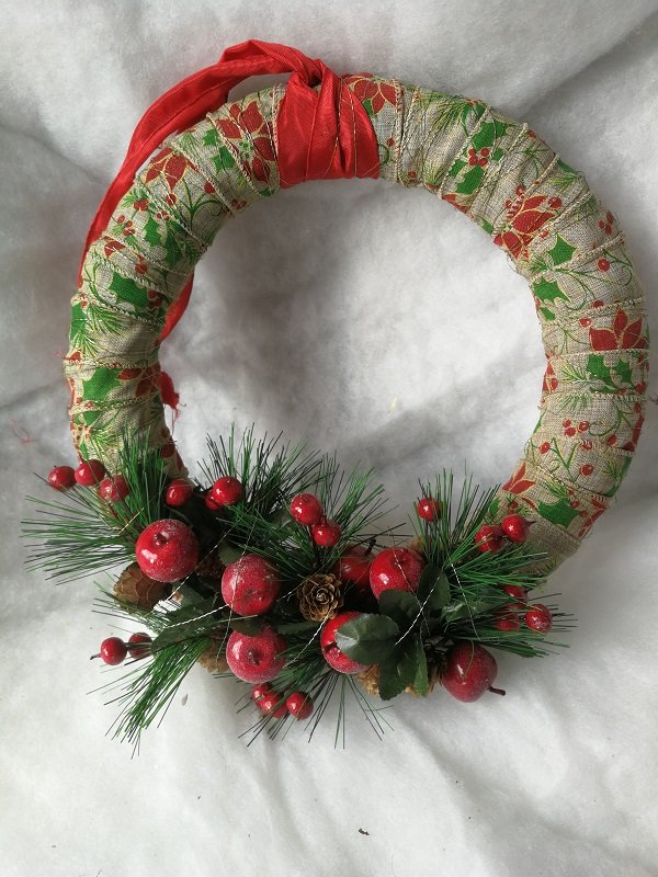Add some Christmas cheer with these handmade wreaths. All with Free Delivery

Handmade in the UK 🇬🇧 

karoos.co.uk/store/faux-gor…

#British #lockdownchristmas #christmas  #christmasdecoration