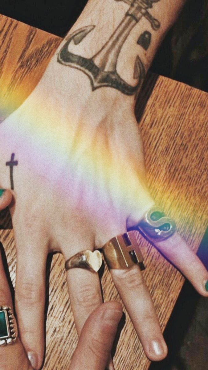 Harry Styles as Pride flags - a thread.