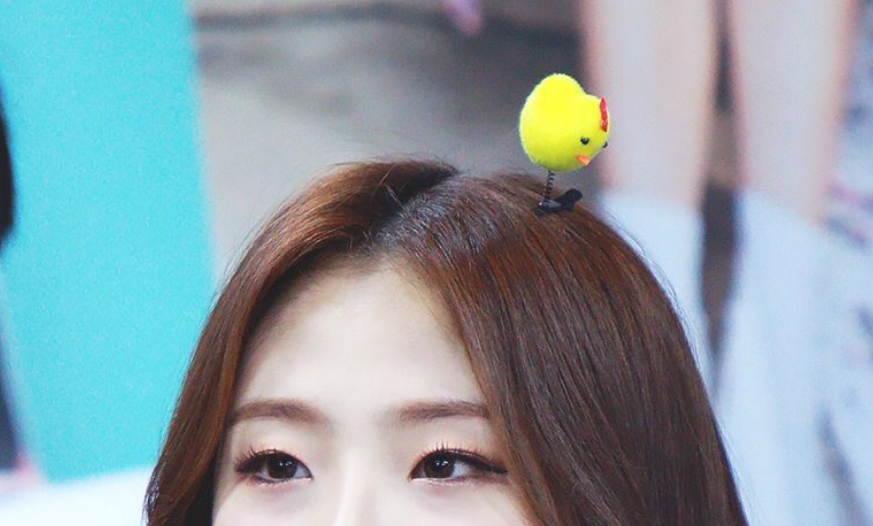 curedove's tweet photo. 170521 haseul 🤝 200222 yeojin https://t.co/ShUBRxuVkP