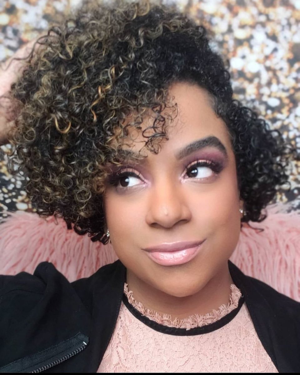 CChaosHair's tweet image. Mauve mama! @abeautyanalyst is pretty in pink and her curls are looking beautiful! Get it, curl queen! #bestcurlsever