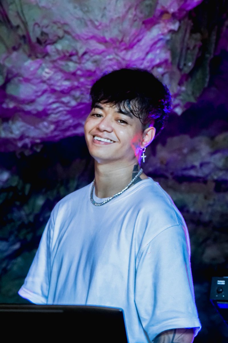 yourbae's tweet photo. Happy kid👶🏽🌻 https://t.co/XxV5jtxPmo