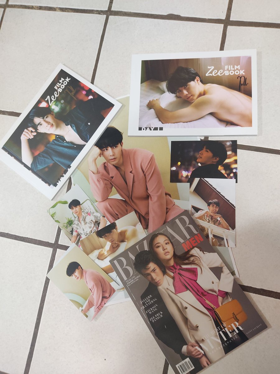 karenpruk's tweet photo. I'm very happy, I already have it in my hands, I love it, the closest I can be to Zee💙😭
#ZeePruk #ZunShine
#FILMBOOKxZEE #ZeeFilmBook
Thanks @wiwataa https://t.co/0bm11u243a