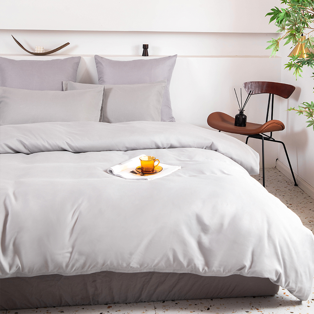 JstarSy's tweet photo. NO.5 Solid solor simplicity brushed fabric bed sheet 4 pcs.🤩🤩

Simplicity is an attitude to life.🖐️🖐️

Follow @JstarSy for more daily discounts about beddings. https://t.co/H22sdAeH1R
