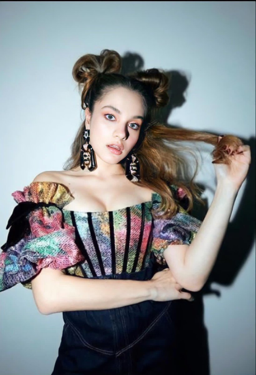 LaVieEnGlow's tweet photo. 💅🏻

#MirayDaner #PartMagazine https://t.co/p5KAWNTslG