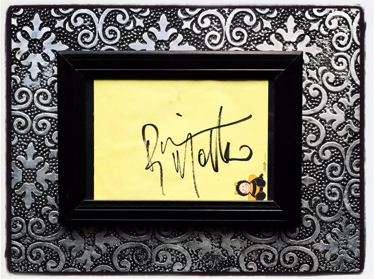 PlaceboFansUK's tweet photo. Brian Molko - Signed Post It Note - Circa ‘98 - ‘99 - #Placebo #PlaceboSigned #PlaceboAutograph #BrianMolkoSigned #BrianMolkoAutograph #Autograph #PlaceboCollection #StefanOlsdal #PlaceboFansUK #PlaceboWorld #Placebo20 #20YearsOfPlacebo #NancyBoy #WithoutYouImNothing https://t.co/5gNUIzdx5r