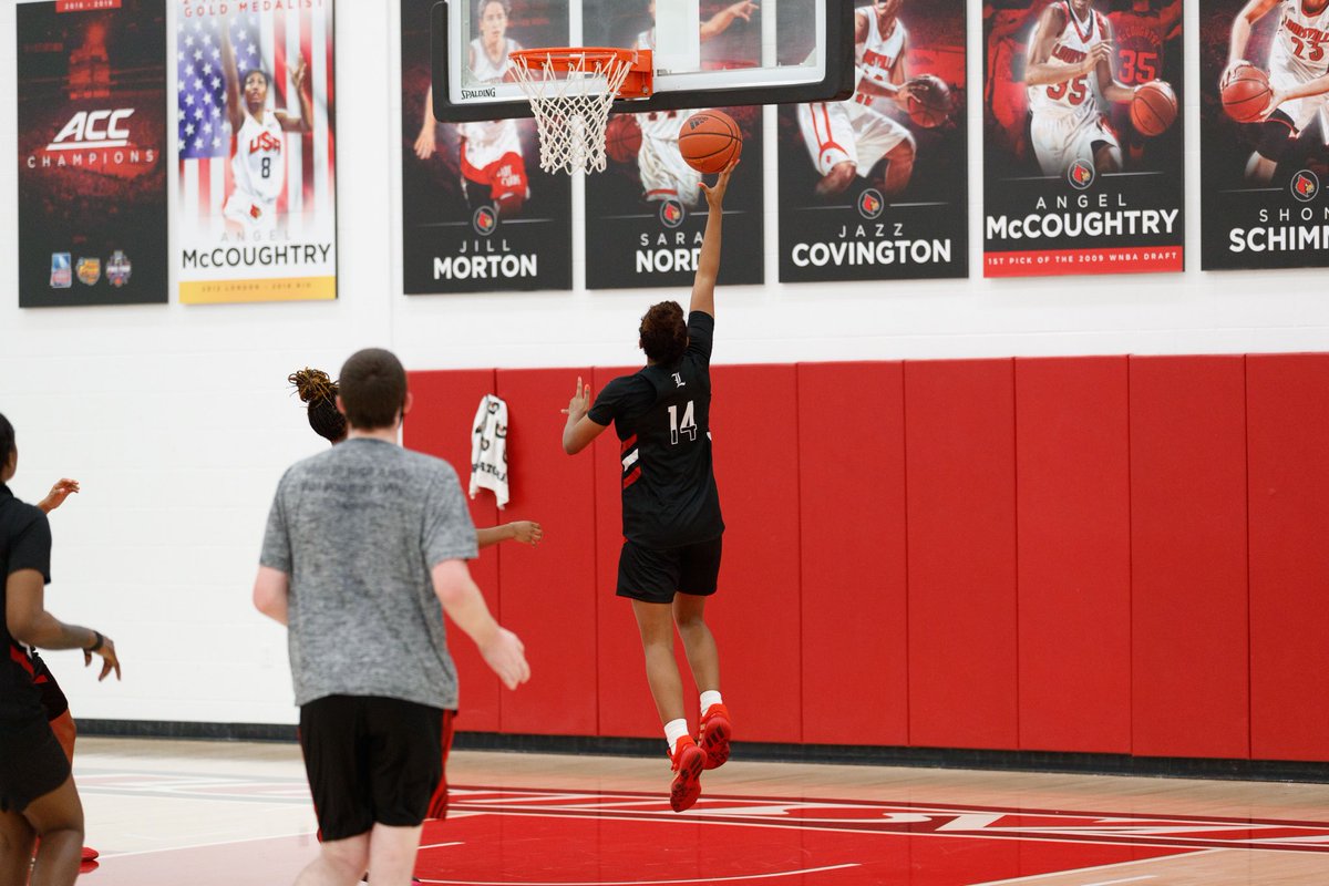 CoachJeffWalz's tweet photo. Hey Luke, if we are blowing by you this bad at 20, Iโm not sure what will happen now that you are 21!! Happy Birthday @luke_carns ๐! Have a great day buddy! @fosty31 @josh_crabtree1 @LaMonster34 #PracticeGuys #GoCards https://t.co/MwwdTce7RE