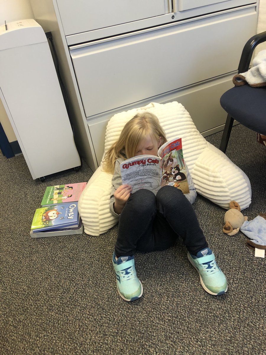 Mandy7919's tweet photo. Thanks to @jmscyclones Media Center for helping us pick out some new favorites and giving us a break from the screen. #cpsbest https://t.co/PxYaGIGEMK