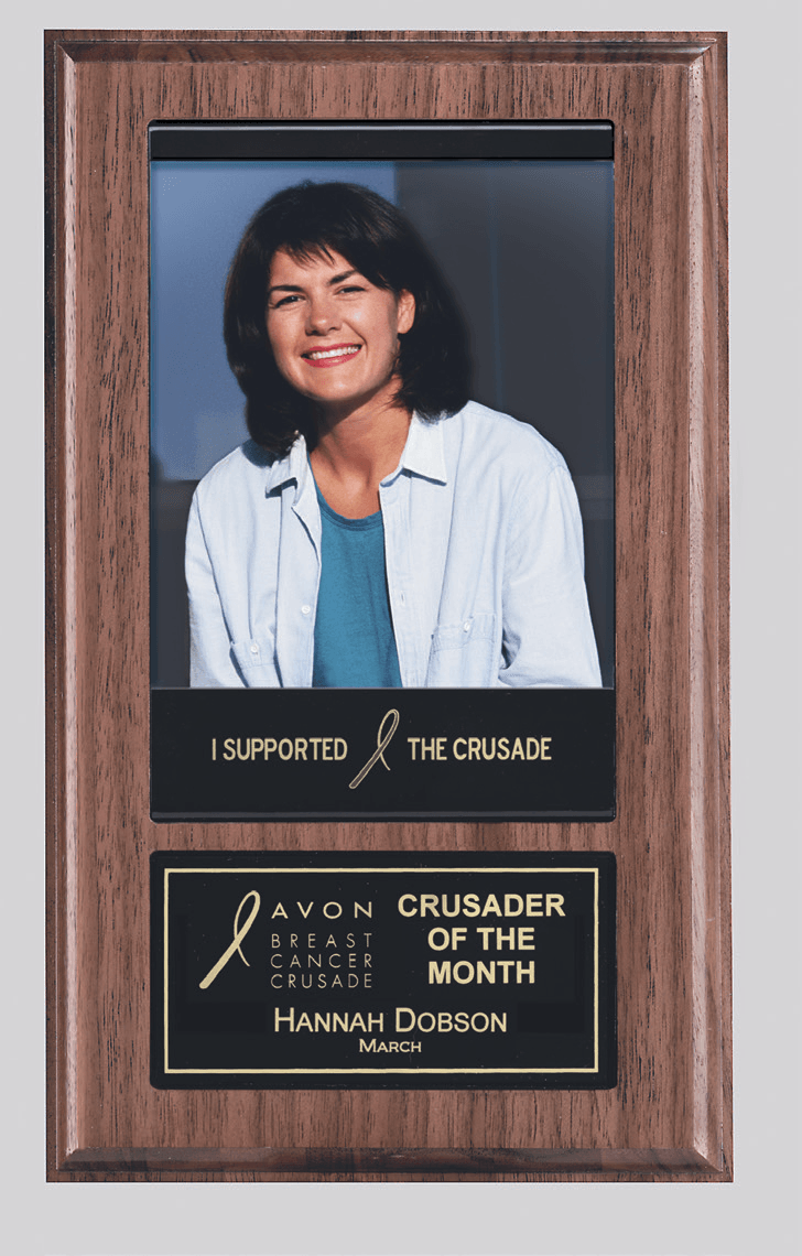 VictoryChicago's tweet photo. Our Recognition Pocket Photo Plaques make the perfect Employee of the Month program! We combine hand-rubbed American Walnut veneer with magnetic release plates for easy push and pull replacement. Available in 3 sizes! https://t.co/RHnbguefM1