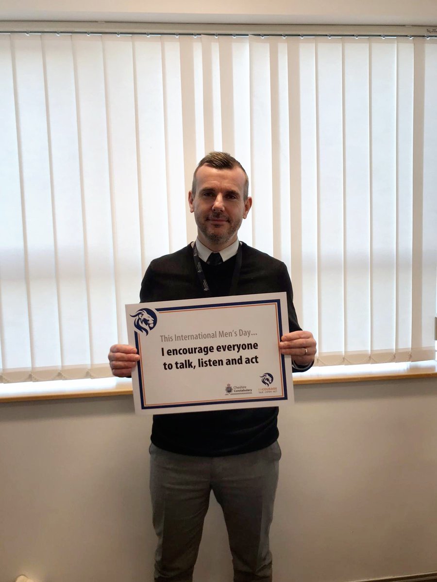 CheshPoliceHR's tweet image. DCI Williams encouraging colleagues to #TalkListenAct in aid of #IMD2020
Thank you for your support Sir! 
#RoleModel
#RealModel
#IMDENcourage