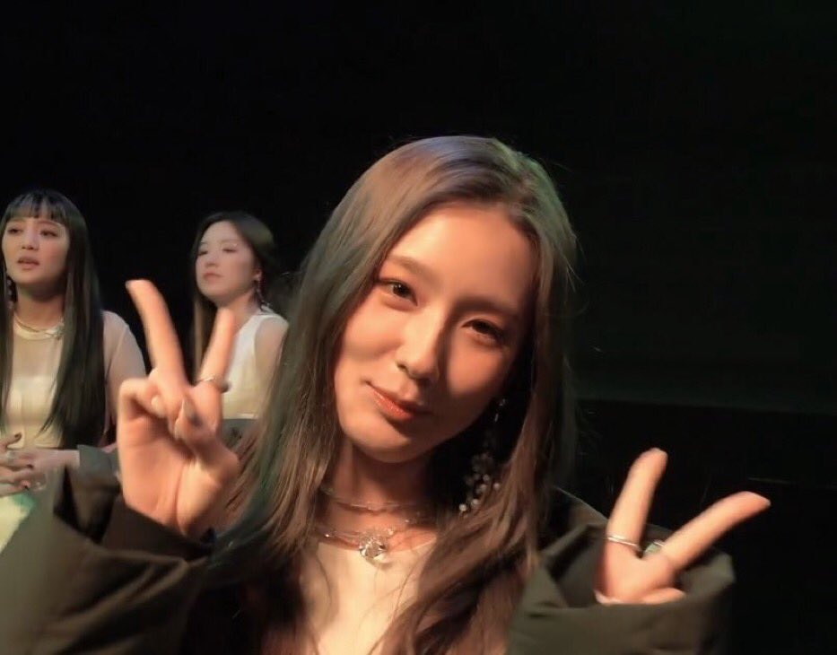 hello! this is a new thinker acc dedicated to gidle’s #미연 ♡ pls rt to spread the word!