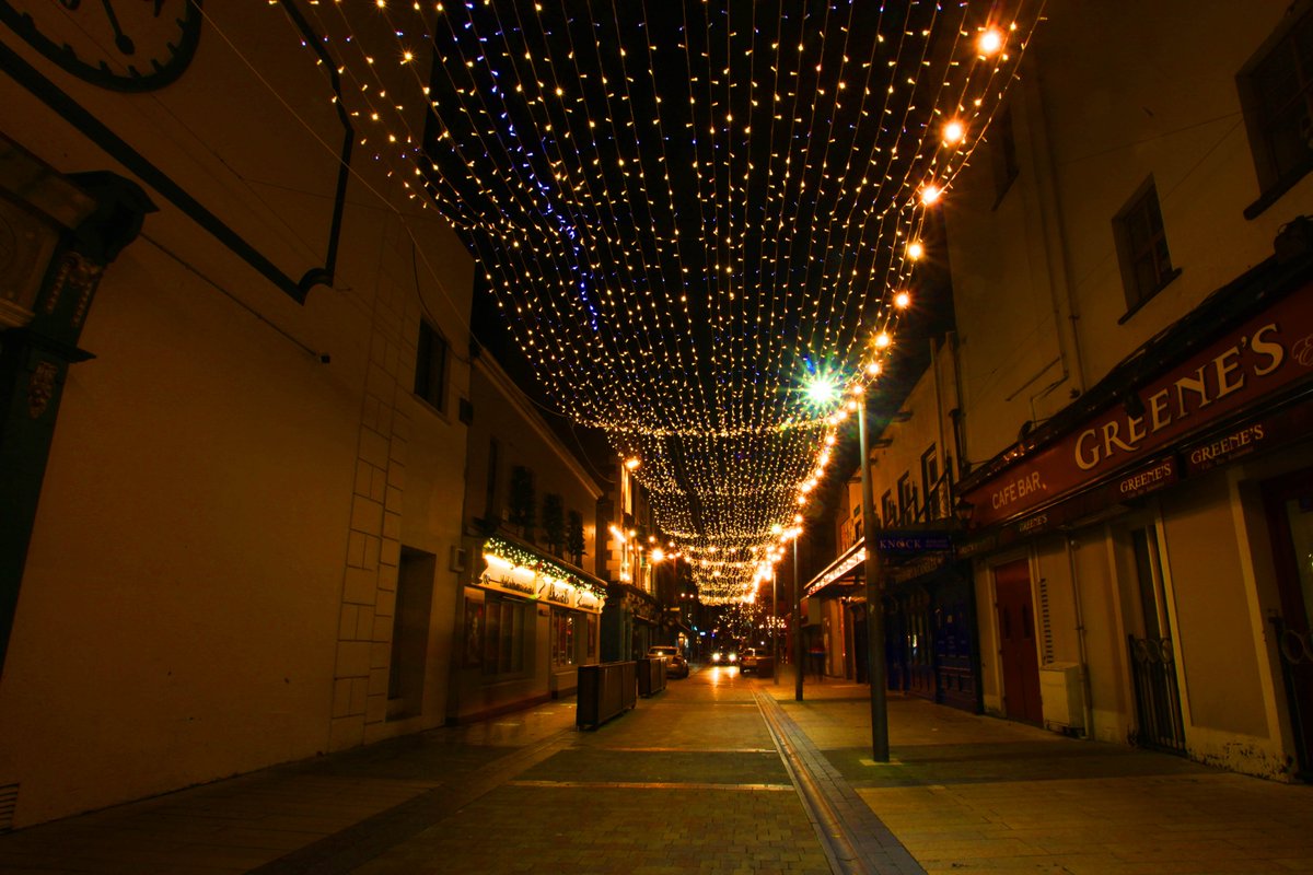 brendangleeso11's tweet photo. Xmas Lights in Limerick https://t.co/9rk2ijkhNX