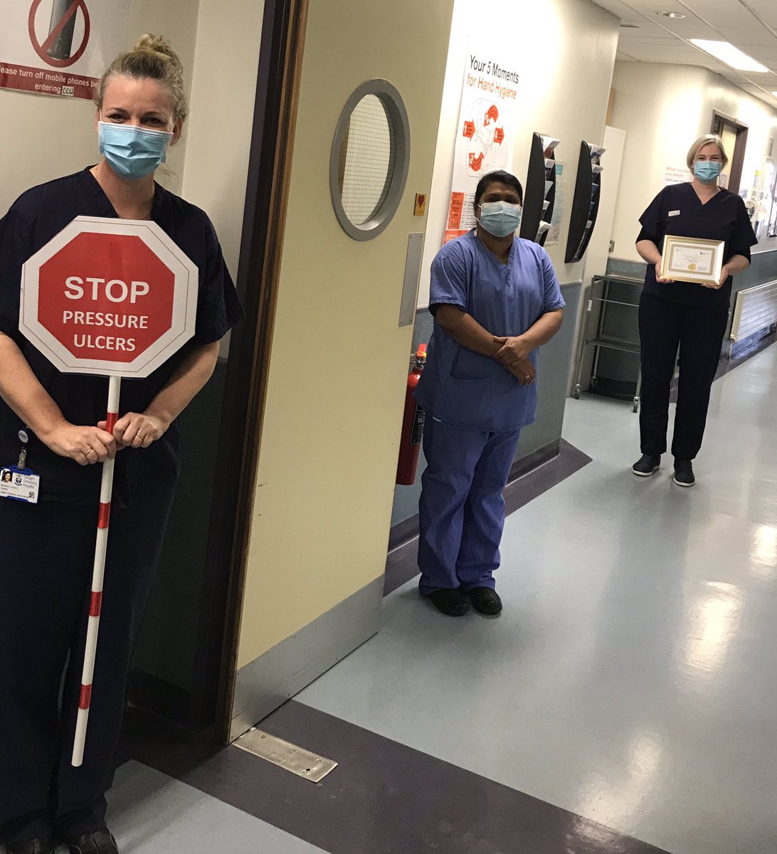 ainemlynch's tweet photo. Celebrating International Stop Pressure Ulcer day in TUH by acknowledging nurse colleagues who have achieved between 100 &amp; 300 days pressure ulcer free. #thinksskin #pressureulcerprevention #TUHworkingtogether https://t.co/UA1YZdAvdJ