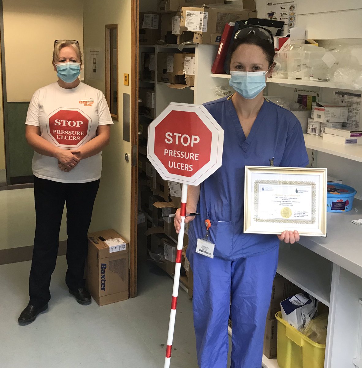 ainemlynch's tweet photo. Celebrating International Stop Pressure Ulcer day in TUH by acknowledging nurse colleagues who have achieved between 100 &amp; 300 days pressure ulcer free. #thinksskin #pressureulcerprevention #TUHworkingtogether https://t.co/UA1YZdAvdJ