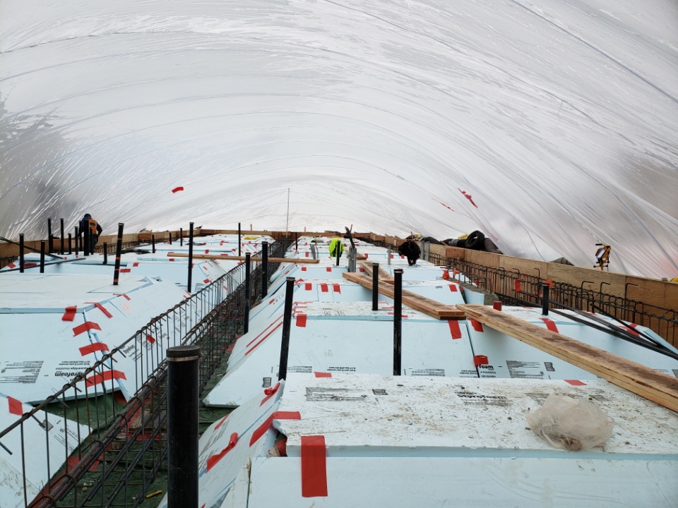 AlaskaCorps's tweet image. At @EielsonAirForce where the temperatures are in the single digits, we have to get a little creative as we continue construction. At one of our F-35A beddown projects, the site is tented to start placing concrete and ensure it correctly cures over the weekend. #ArcticEngineering