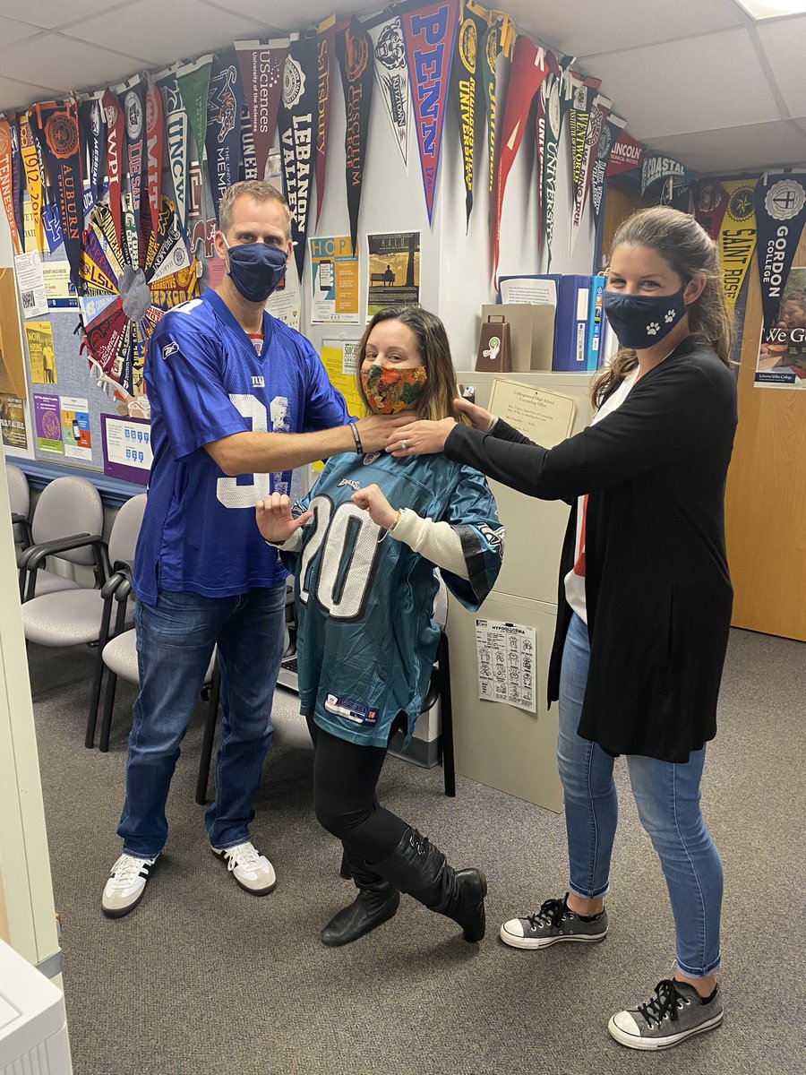 collscounseling's tweet photo. Game On at CHS! Sports Team Day #collsspirit https://t.co/QLvdIeFne6