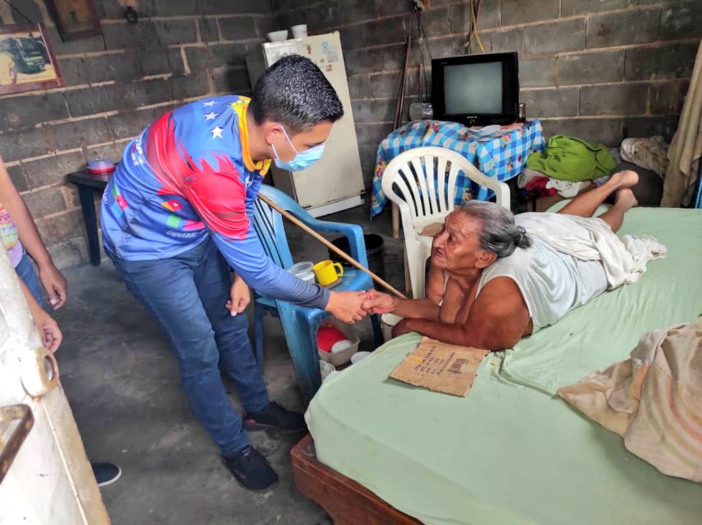 GabrielFrancoJ's tweet image. #19Nov | Desde el Sector Barrio Guayana, Circuito 2, Parroquia Unare participamos en Asamblea RAAS y nos desplegamos casa a casa en la comunidad. 

#VenVamosJuntos6D
#CLAPEnVanguardia
@nicolasmaduro @CCDariovivas @venjuventud2020