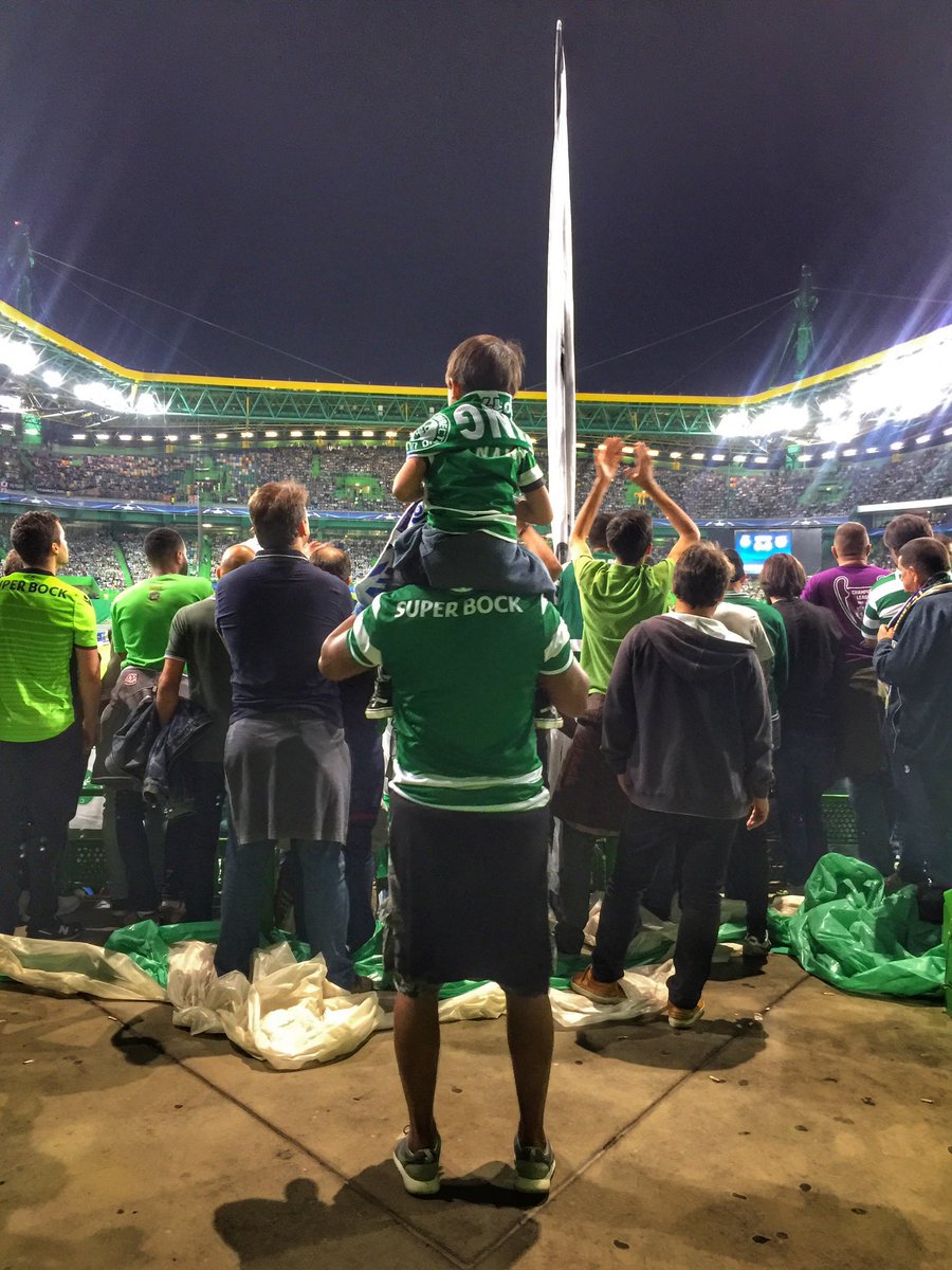 SCP_Vintage's tweet photo. Que saudades de ir a Bola. #SportingSempre #DeGeraçãoEmGeração #SCP1906 #SportingCP #SCP #SoEuSei #VocêsSabemLá https://t.co/CcZuPcz0u8