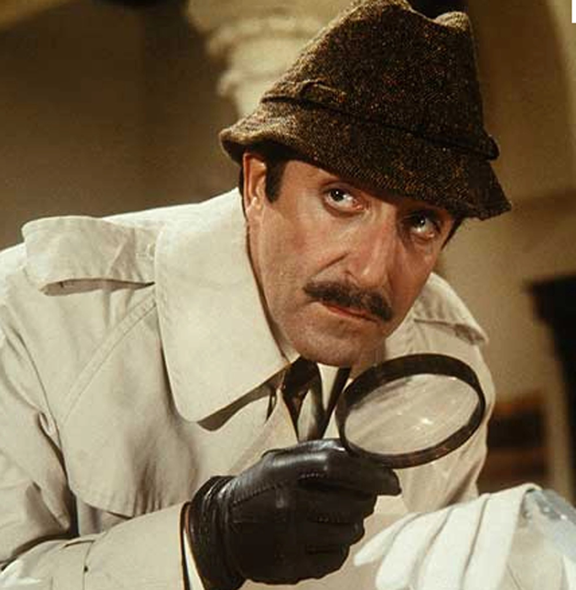 Inspector Clouseau Cartoon With Magnifying Glass