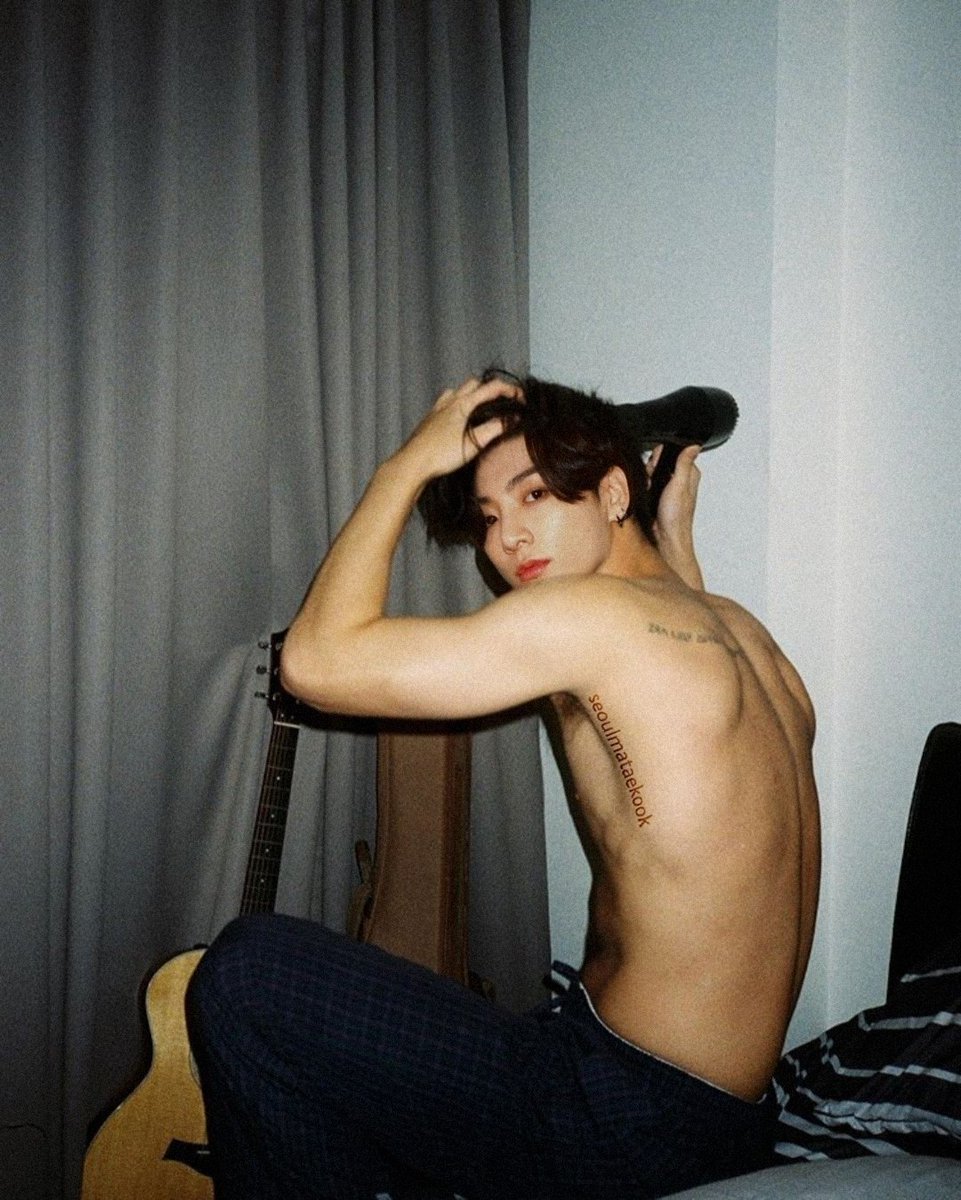 seoulmataekook's tweet photo. Morning of a tiring night 👬🏻
Photo by Kim 📷
#jungkook #kook #jungkookedit #jungkookedits #kookedit #kookedits #bts #taekook #kookv #btsedit #jungkooksexy #jungkooksexyedits #tattoo #jungkooktattoo https://t.co/xaH5rnesaV