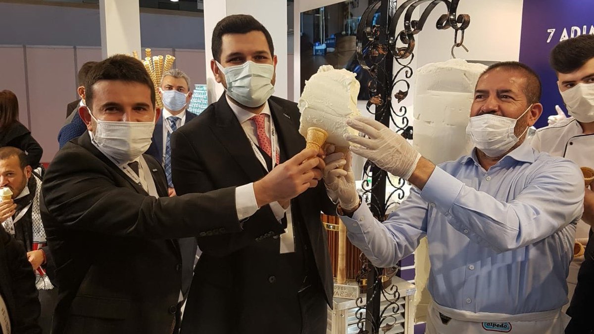 FurkanAkbal's tweet photo. Bugün @MUSIADEXPO’da birbirinden güzel deneyimler edindik  

Bir yandan gururumuz @DriveGunsel ‘in B9 modelinin test sürüşünü gerçekleştirirken, bir yandan da @alpedoturkiye’nin bıçak kesmez dövme dondurmasına satır vurduk, payımızı aldık 😊 https://t.co/UYWJwdyqGt