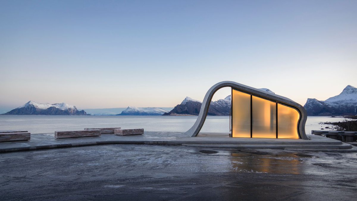 norvegefr's tweet photo. Aujourd'hui, c'est la journée mondiale des toilettes 🚽🧻 Si ça existe 😂 En #norvège, les designers et les architectes ont conçu des #toilettes qui se fondent dans le paysage et le résultat est plutôt réussi 😍 #WorldToiletDay #journeemondialedestoilettes #architecture #design https://t.co/faENmcUgdP