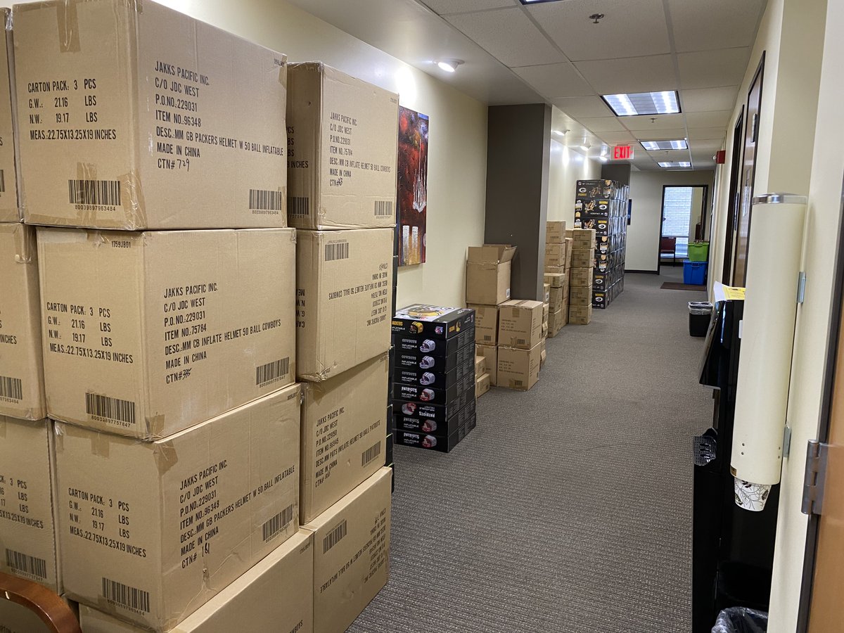 Thank you @Pacers for donating 500 toys to children at The Villages. The donation is part of the Pacers' BIG Toy Giveaway with @JAKKStoys. THANK YOU! https://t.co/ItXPzWjsIL