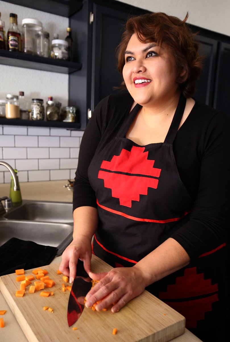 LorraineChef's tweet photo. You wanna’ learn more about Indigenous Food &amp; Culture? Check out Toasted Sister podcast with Navajo journalist, Andi Murphy. She’s also on #2SharpChefs pod this week talking about Thanksgiving &amp; Native Food Sovereignty. #NativeAmericanHeritageMonth https://t.co/hDEDEvxmOs