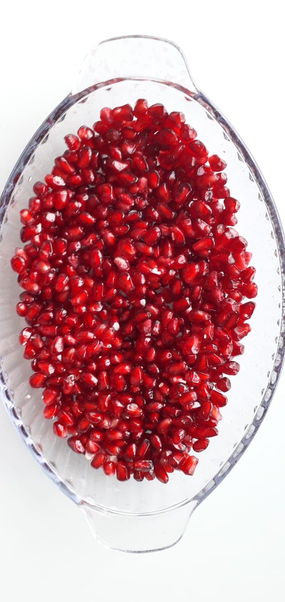 Bir tanenin içine yüzlerce nar tanesi sığdıran, Rabbimize hamdolsun.

Sana inanmayan kafirdir Ya Rabbi !!

#Cuma mız aşk ola ❤️