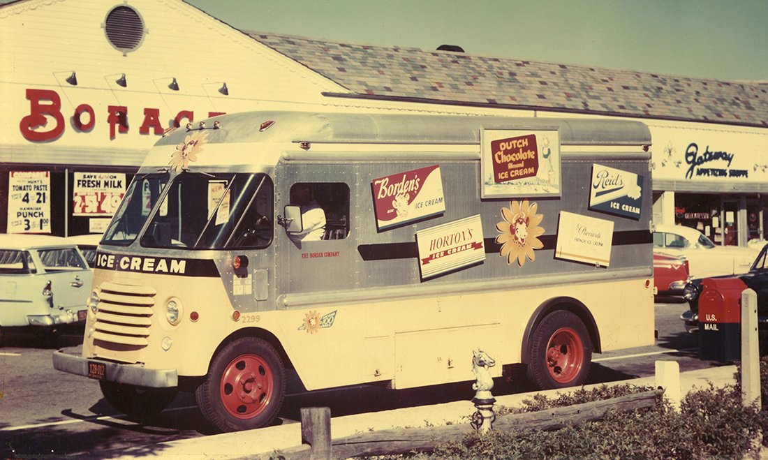 MorganOlsonWIV's tweet photo. #ThrowbackThursdays Why does the ice cream man go slow? Because he’s a sundae driver!
#TBT #VintageTruck #FoodTruck #IceCream #StepVan #MorganOlson #GrummanOlson https://t.co/B6lNRMNDdQ