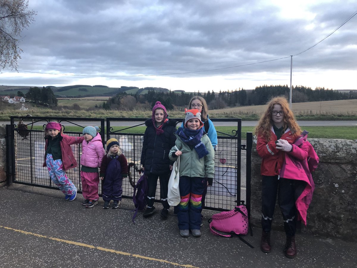 HumbieA's tweet photo. Giddy with joy that the storms have passed, we donned a million layers and ventures into the meadow for more den building and merriment #humbie #outdoorlearning #childledplay #winterwarmers https://t.co/Ki1Zpp2cnI